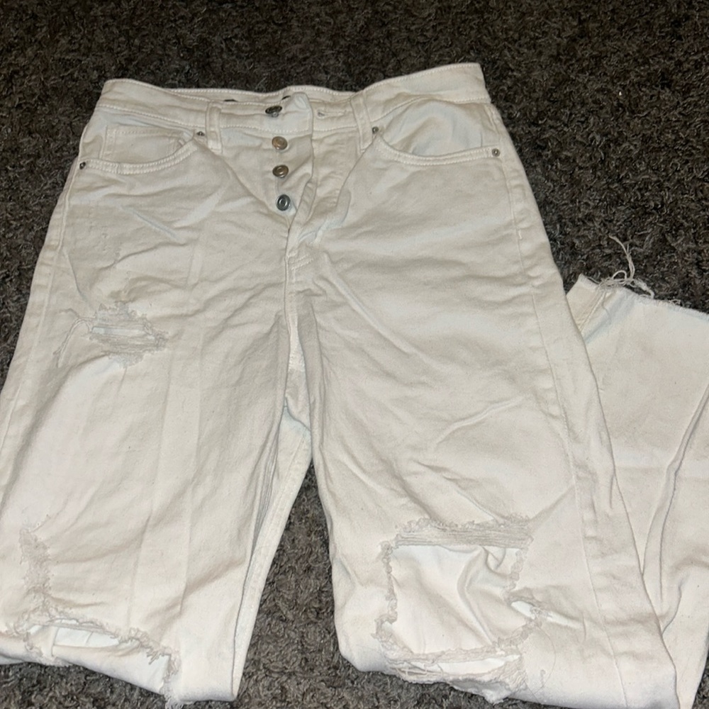 Doesn’t fit my waist, more for a 30 -35 waist